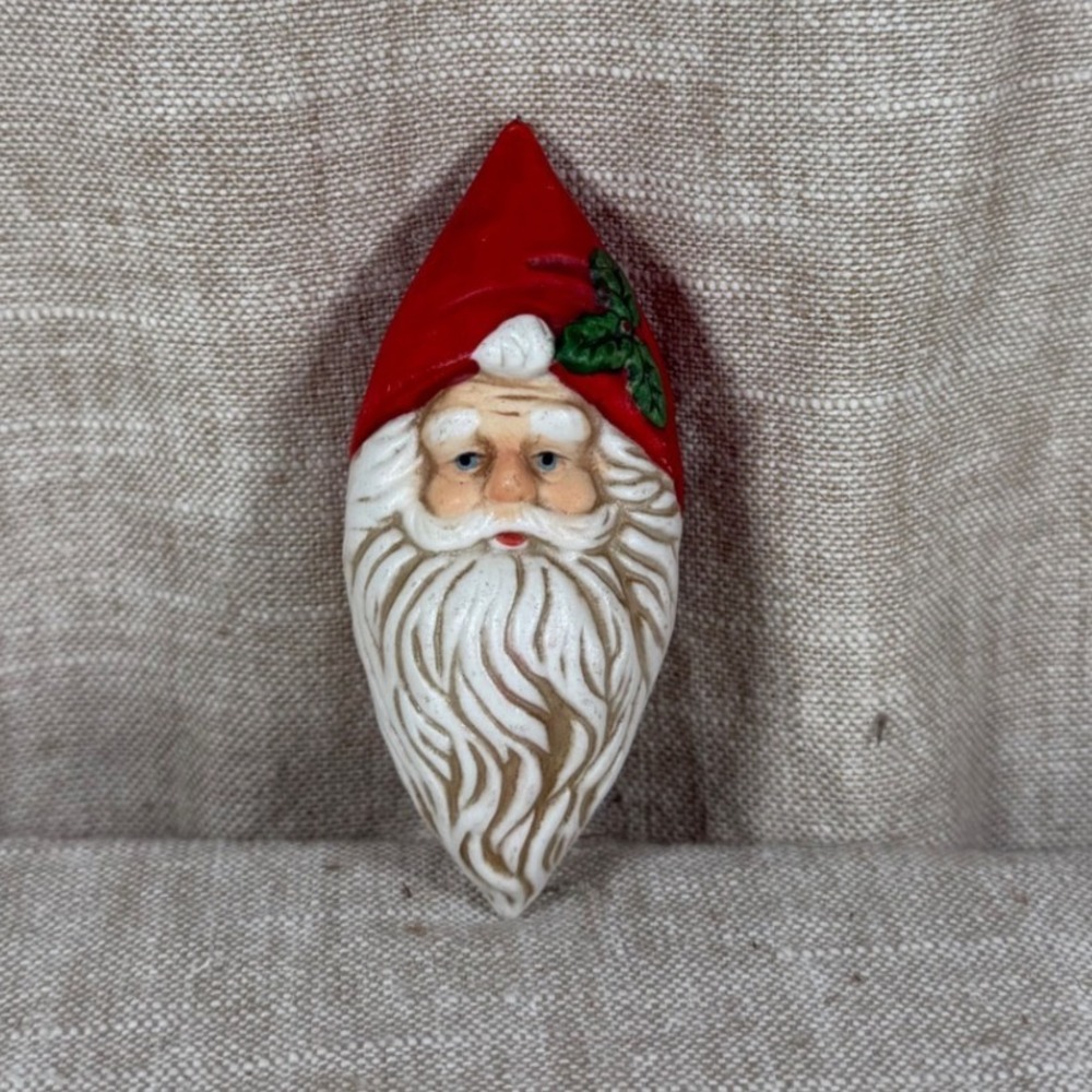 Vintage Hand Painted Ceramic Santa Claus Figurine Holly Beard 3 Inch